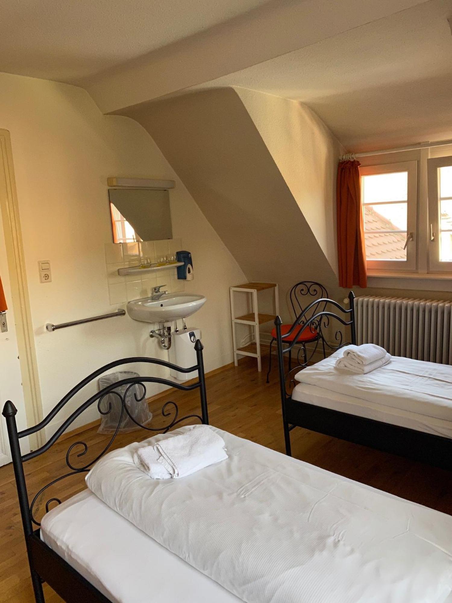 Hotel Gasthaus Schuetzen Freiburg im Breisgau Pokoj fotografie
