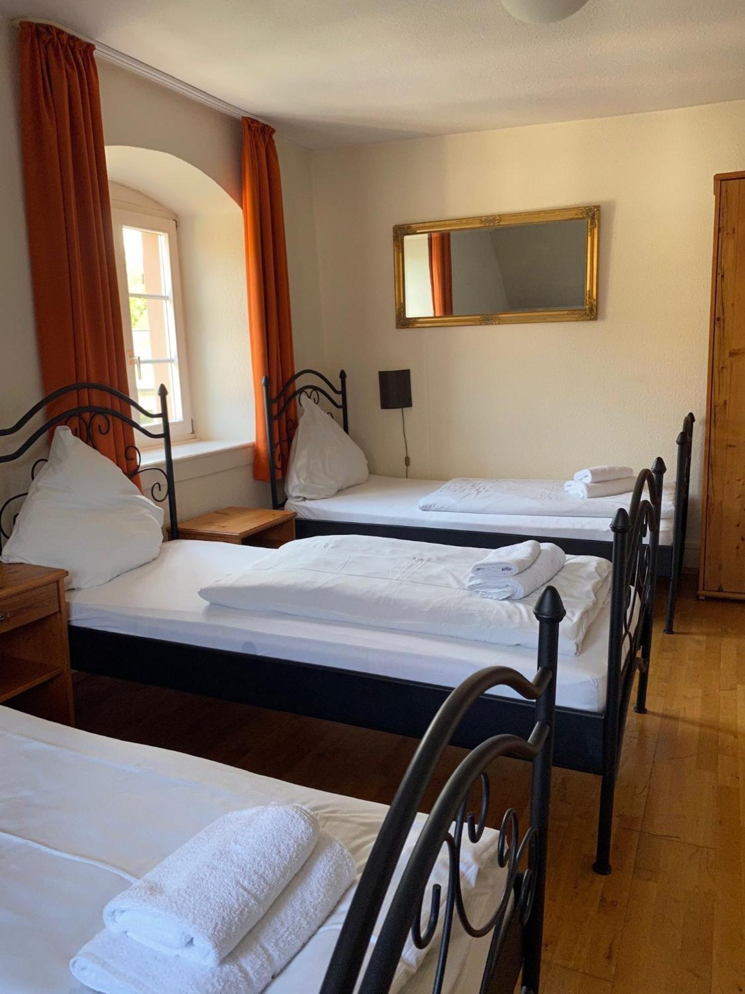 Hotel Gasthaus Schuetzen Freiburg im Breisgau Pokoj fotografie